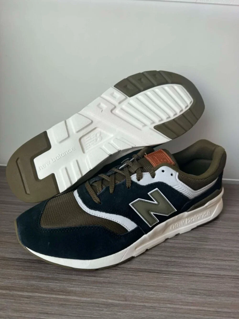 New Balance Men's 997 Sneakers Shoes Size 14 $100 Black/Dark Green
